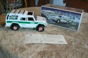 1964-2004 40th Anniversary Hess Toy Utility Vehicle and motorcycles NI